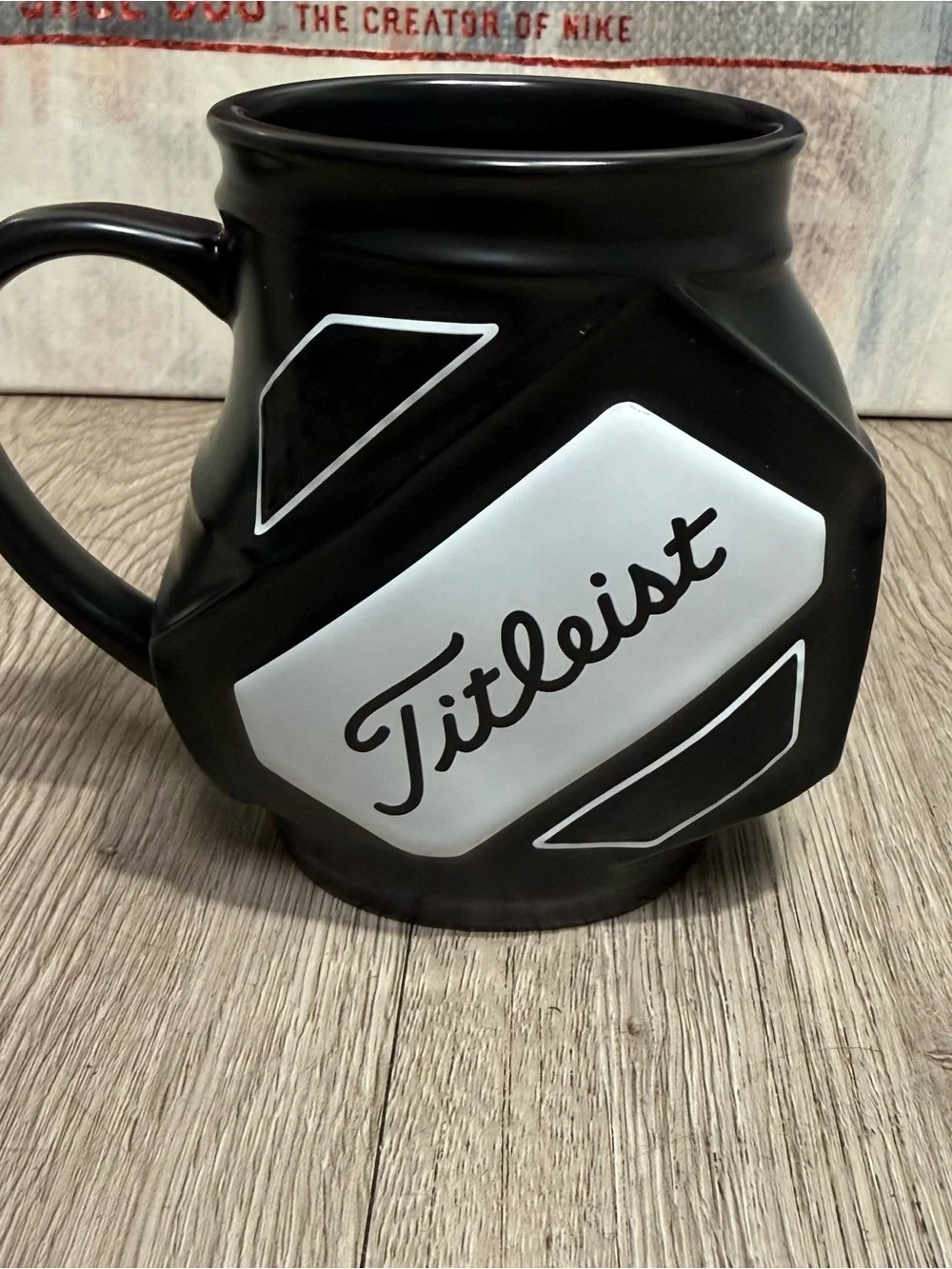 Titleist T Series Golf Bag Ceramic Coffee Mug Black Golf Ball Design Rare Used